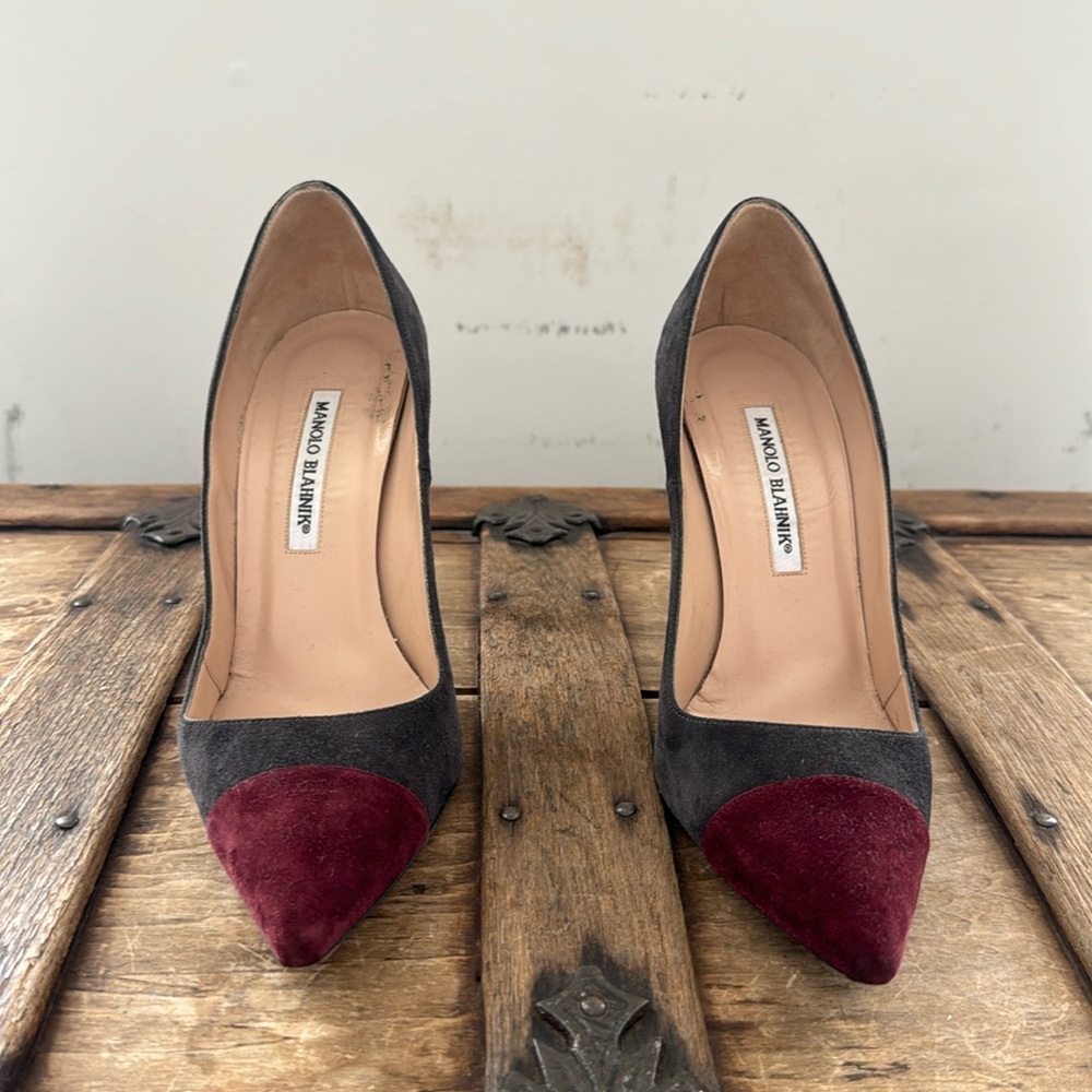 Manolo Blahnik Suede Pumps - Size 38